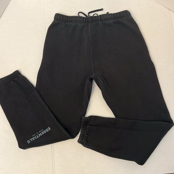 FEAR OF GOD ESSENTIALS MENS JOGGER SWEATPANTS - Picture 9 of 16